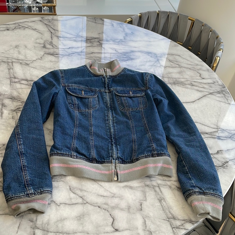 Womens D&G denim jacket w/ wool liner on the inside. SIZE XS. Metallic pink trim